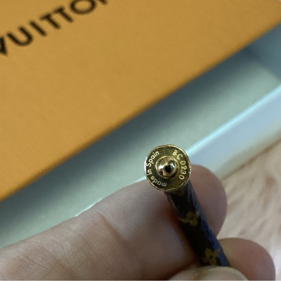 Louis Vuitton authentic monogram bracelet with gold tone clasp - Picture 3 of 6